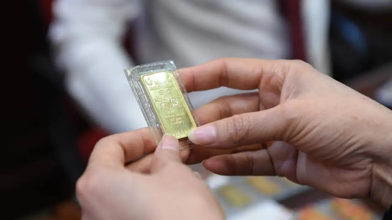 هبوط مفاجئ.. تراجع أسعار الذهب في فيتنام بمقدار مليوني دونغ خلال ليلة واحدة